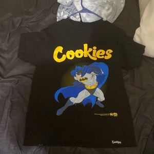 Cookies and Batman shirt it’s 100% real it’s size m and it like now.